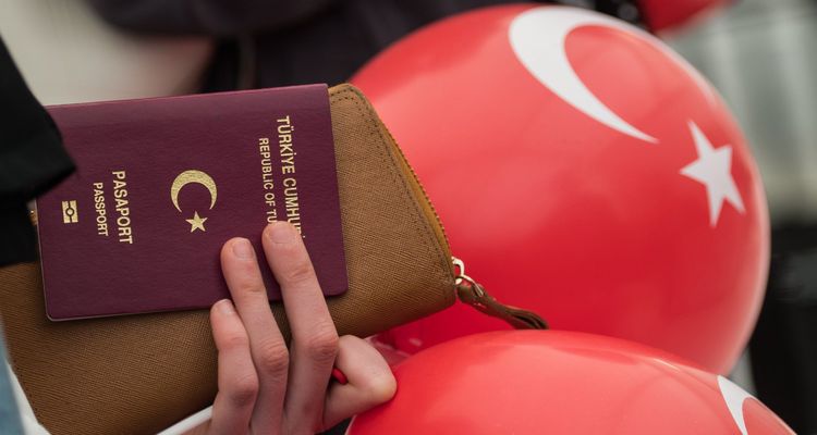 Residence permit in Turkey for Russians: conditions and advantages